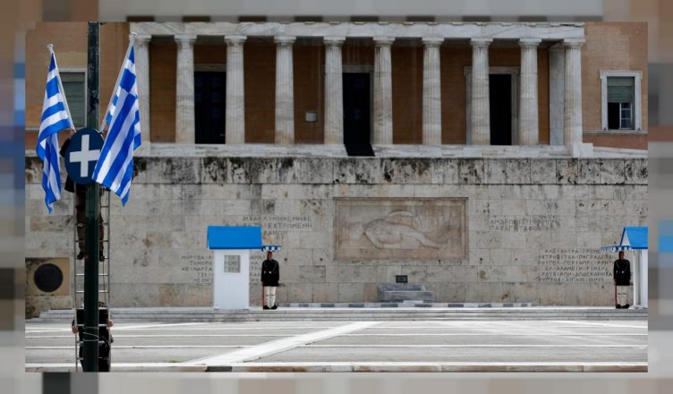 COVID-19 MBYLLI KUFIJTË/ Greqia shtyn lejet e qëndrimit për emigrantët. Ja kategoritë që përfitojnë