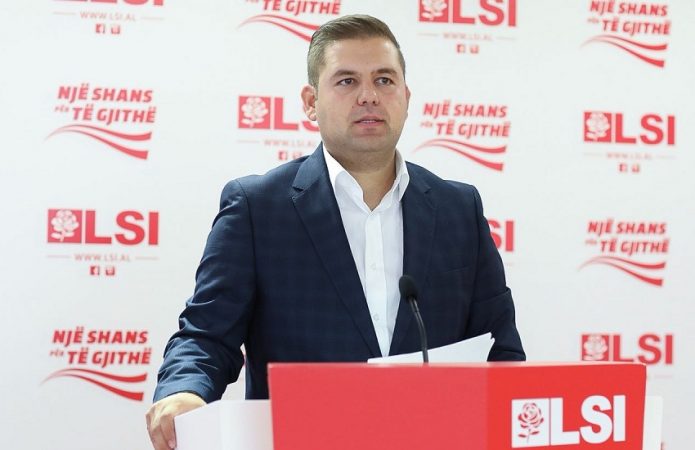 TEATRI/ Ish-deputeti i LSI kërcënon: Nga sot do e kemi personale me të gjithë policët