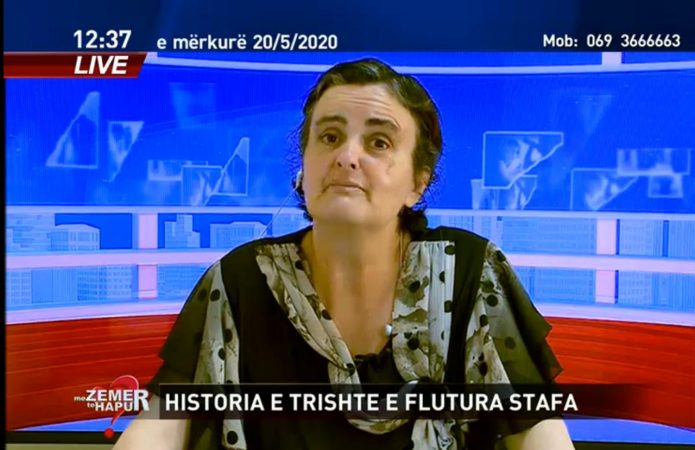 HISTORIA E TRISHTË/ E moshuara tregon dramën e jetës: Fëmijët e bashkëshortit të dytë më hodhën mes katër rrugëve, kam një vajzë biologjike por…