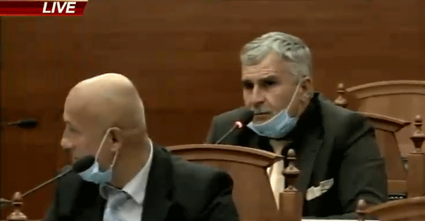 NDËRHYRI NGA VENDI TEKSA FLISTE RAMA/ Ruçi i heq të drejtën e fjalës Gjuzit: Nëse e përsërit, do të nxjerr nga salla