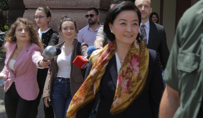 PËRFUNDON TAKIMIN ME RUÇIN/ Yuri Kim dhe Soreca takim me palët e këshillit politik?