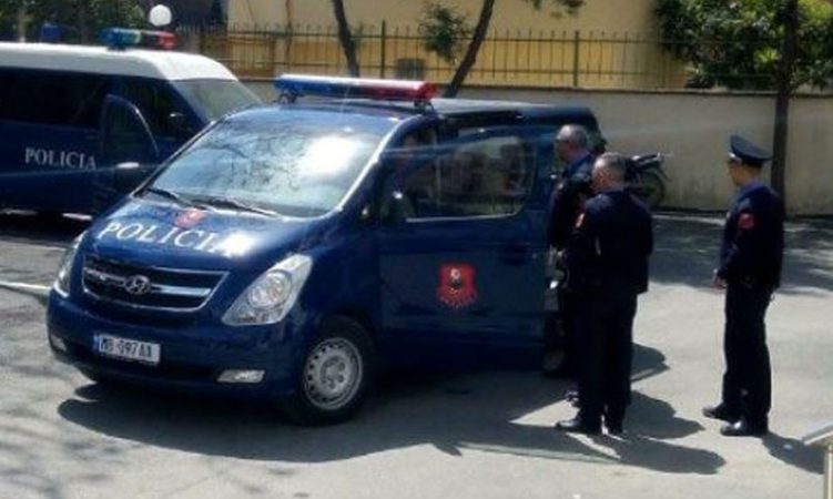 FINALIZOHET OPERACIONI “DIGA”/ Arrestohen dy persona që kultivonin lëndë narkotike në Kucovë (EMRI)