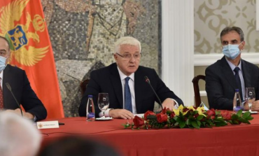 COVID-19/ Kryeministri i Malit të Zi heq maskën dhe shpall njoftimin: Jemi vendi i parë në Evropë pa koronavirus