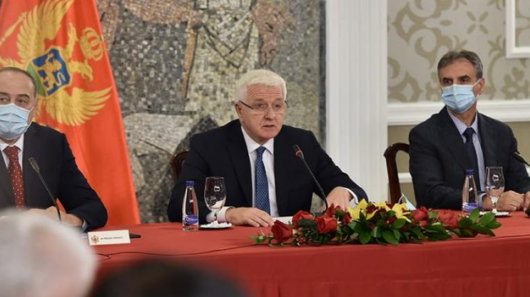 COVID-19/ Kryeministri i Malit të Zi heq maskën dhe shpall njoftimin: Jemi vendi i parë në Evropë pa koronavirus