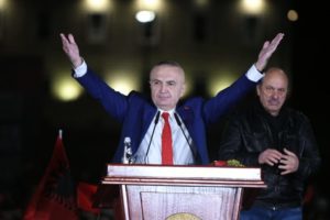 PUBLIKOI MESAZHIN E DIPLOMATIT TË HUAJ/ Meta: Akt sovraniteti, kambanë alarmi për të gjithë. Tregon paaftësinë e ekspertëve ndërkombëtarë