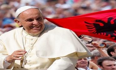 "MË THA FALEMINDERIT KUR PA FLAMURIN SHQIPTAR"/ Shqiptari tregon historinë e pazakontë me Papa Françeskun