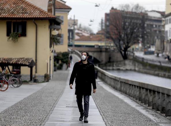 ITALIA MERR FRYMË, NGA SOT MASA LEHTËSUESE/ Qytetarët mund të vizitojnë të afërmit, rihapen restorantet me “delivery” dhe parqet