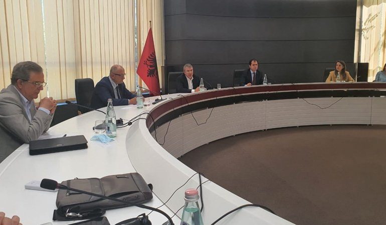 REFORMA ZGJEDHORE/ Opozita 3 propozime për financimin e partive, rolin e grave dhe kohën e zgjedhjeve