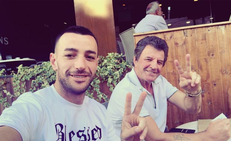 ISH-TRUPROJA E BERISHËS/ Sali Lushaj merr nën kontroll protestën tek Teatri, përgatitje organizative në kushte pandemie (FOTO)