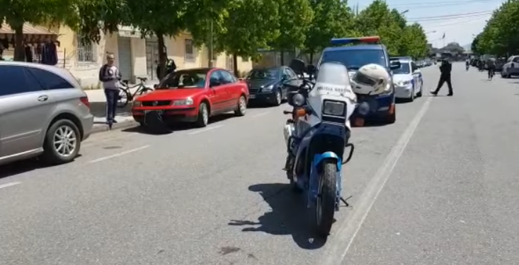 AKSIDENT NË SHKODËR/ Makina përplas të moshuarën dhe largohet nga vendi i ngjarjes