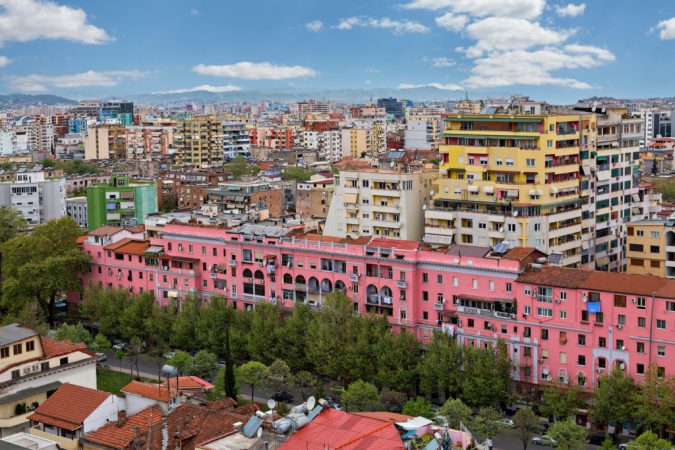EKONOMIA PËRBALLË COVID-19/ Dhoma e Tregtisë Maqedonase: Shqipëria ka humbur 10 herë më shumë vende pune se shtetet e tjera në rajon