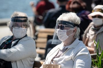 KORONAVIRUSI/ Turqia rifillon jetën pas izolimit prej COVID 19, hapen qendrat tregëtare dhe ato estetike