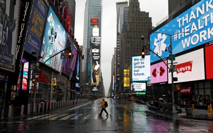 KORONAVIRUSI/ “New York Times” publikon emrat e 100 mijë viktimave nga COVID-19 në SHBA: Nuk ishin vetëm një numër