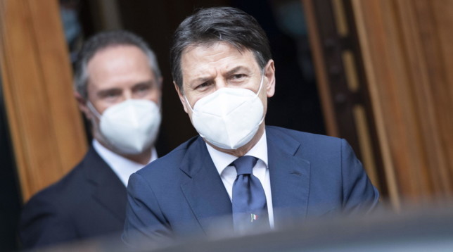 KORONAVIRUSI NË ITALI/ Kryeministri Conte italianëve: Nuk do të jetë një verë karantine, por pushimesh