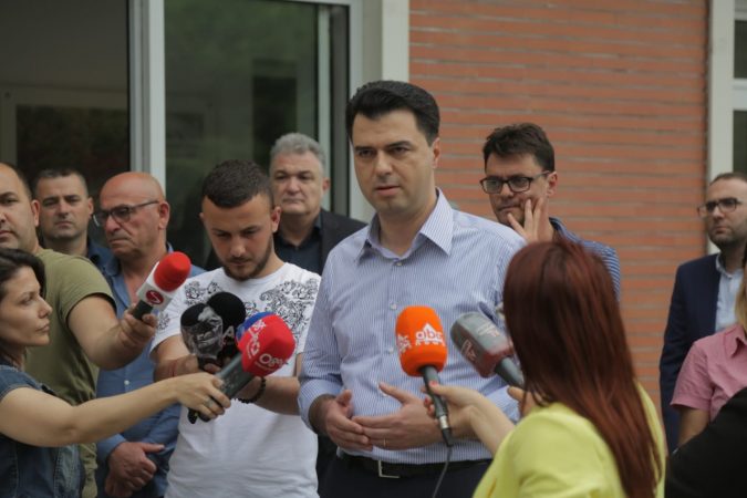 PASI TAKOI ARTISTËT/ Basha përmend sërish luftën: Rama është hajdut e i çmendur. Do ketë pasoja