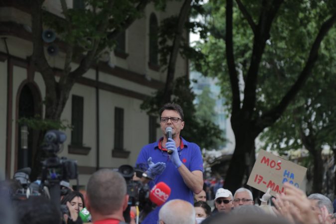 NGA ROBERT BUDINA TEK STRESI/ Policia procedon penalisht disa artistë pas protestës për Teatrin (EMRAT)