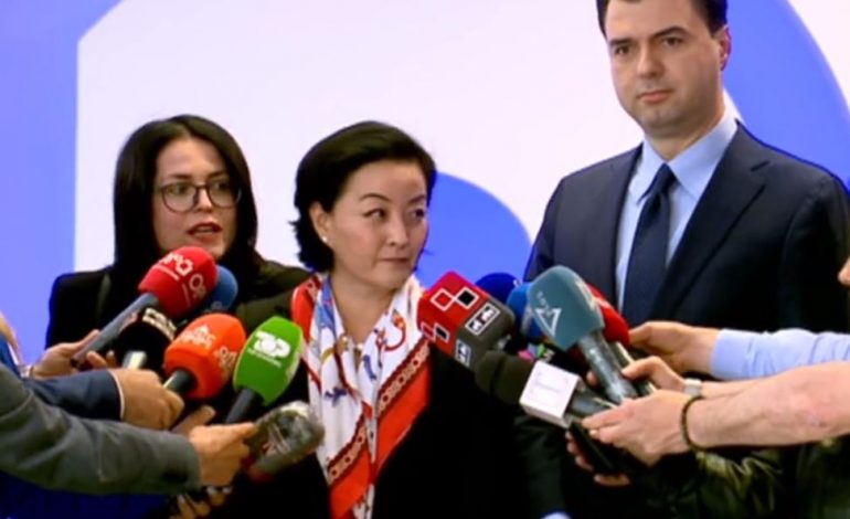 TAKIMI ME BASHËN/ Flet ambasadorja e SHBA: Reforma Zgjedhore duhet të përfundojë brenda afateve