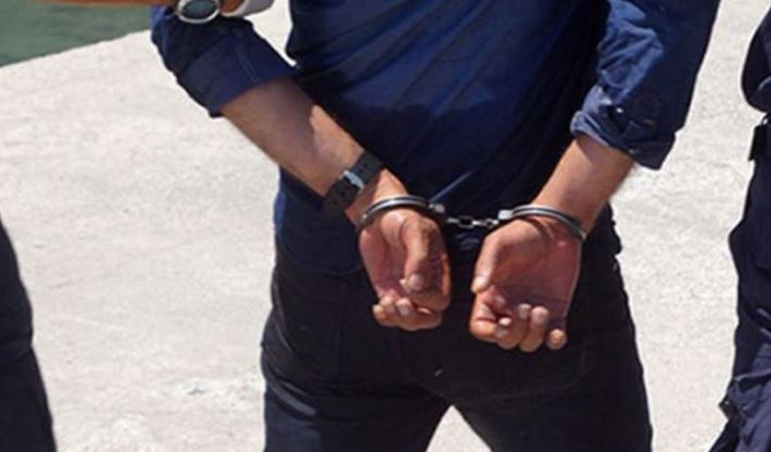 ISHTE I SHPALLUR NË KËRKIM NDËRKOMBËTAR/ I dënuar për trafik droge në Itali, arrestohet në Durrës 49-vjeçari
