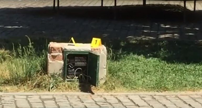 VDEKJA E FËMIJËS NGA KORENTI/ Gjykata e Beratit nxjerr nga qelia dy zyrtarët e bashkisë