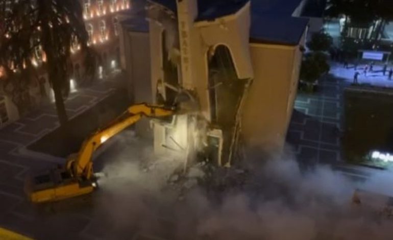 PARA PROTESTËS/ Aleanca për Mbrojtjen e Teatrit letër Yuri Kim e Sorecës: Kemi kërkuar hetim ndërkombëtar. Monitoroni protestën e sotme