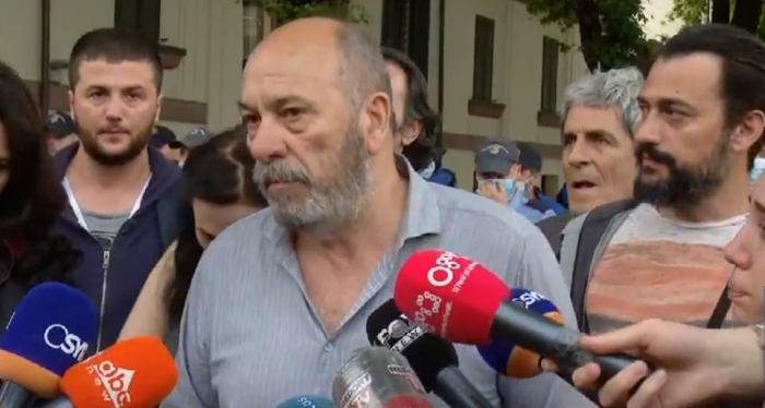 I PËRGJIGJET RAMËS/ Budina: Mosbindja civile s’është fyerje! E shembe godinën si hajdut, për afera korruptive