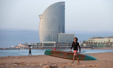 COVID-19/ Barcelona nga sot rihap plazhet, por ja kushti që duhet të përmbushin qytetarët