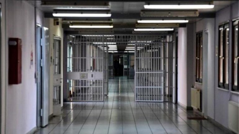 E RËNDË NË GREQI/ Gjen vdekjen në burgun e Trikalës një 36-vjecar shqiptar