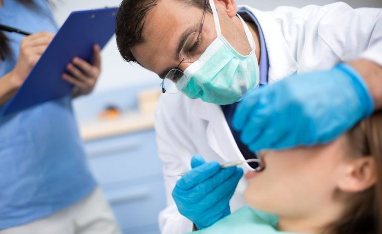 ZBARDHET URDHRI/ Nga 11 maji hapen klinikat dentare, ja orari dhe masat që duhen zbatuar