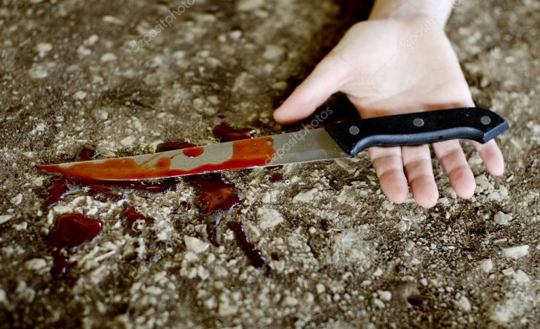 KONFLIKT ME THIKA DHE SENDE TË FORTA MES DY FAMILJEVE/ 3 të plagosur në Ksamil, policia dhe FNSH në vendngjarje