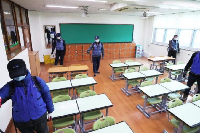 COVID-19/ Koreja e Jugut bën hap pas, rimbyll 200 shkolla pas shtimit të rasteve me koronavirus