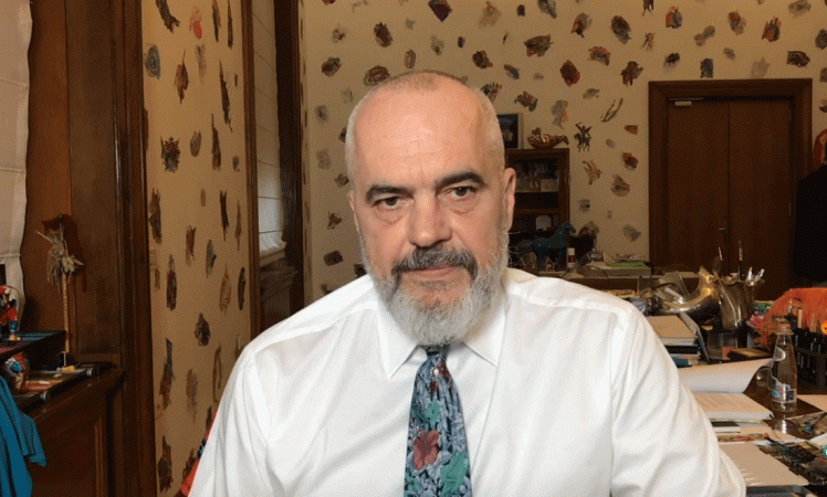 TEATRI/ Reagon Rama: Dy fjalë njeriut të mirë Edmond Budina. Për partitë që u ngulën për përsheshin e radhës…