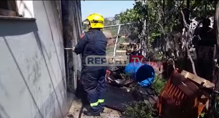 PËRFSHIHET NGA FLAKËT NJË BANESË NË LEZHË/ Asfiksohet e moshuara! Shkak bombola e gazit (VIDEO)