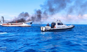 ZJARR NË ANIJEN E PESHKIMIT NË DURRËS/ Reagon ambasada italiane: Aksion i pabesueshëm i Guardia di Finanza, shpëton 3 peshkatarët (DETAJE)