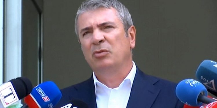 REFORMA ZGJEDHORE/ Gjiknuri: Ndryshimet prekin Kushtetutën, deklaratat politike nuk janë sebep për t’u larguar nga tryeza