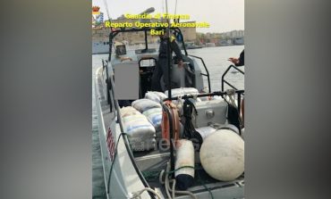 TRAFIK DROGE NË ITALI/ Transportoi me skaf 546 kg marijuanë dhe 17 kg hashash, pranga 31-vjeçarit shqiptar