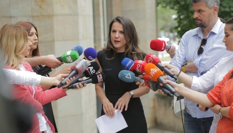 “LIGJ PËR REFERENDUMET DHE NDRYSHIM SISTEMI”/ Hajdari thirrje Bashës: Mos u rikthe në krahët e Ramës, nuk është koha më për pazare