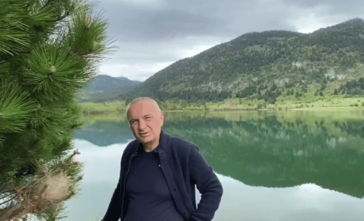 VAZHDON TË THYEJË KARANTINËN/ Meta: Beteja me Covid-19 po fitohet, por tani një armik i dukshëm po shkatërron pishat (VIDEO)