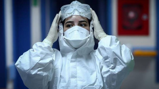 “NE KEMI IZOLUAR VIRUSIN”/ Virologu italian: COVID-19 është më pak agresiv, po zhduket