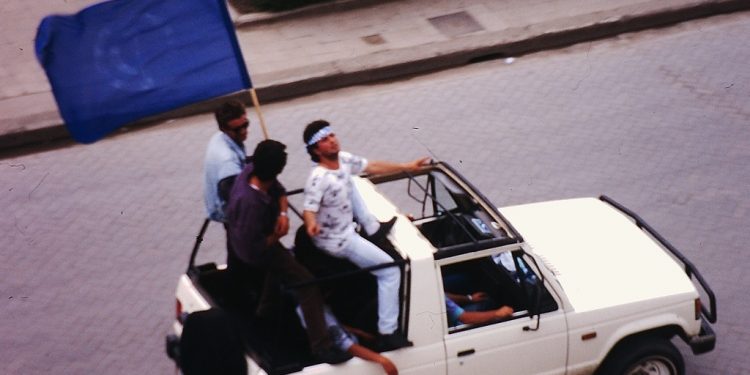 “TAKIMI I SALIUT NË STAMBOLL ME FATOSIN QË HIQTE RRUDHAT”/ Izet Haxhia: Dhuna e 26 majit ’96 dhe personat përgjegjës.