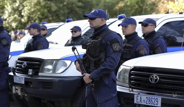 TRONDITET SELANIKU/ Arrestohet gjyshi shqiptar, ngacmonte seksualisht 4 mbesat