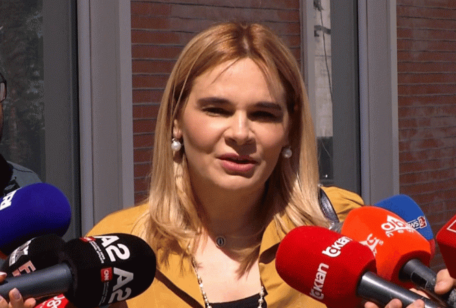 “SHUMË SHPEJT S’DO KEMI BUKË TË HAMË”/ Monika Kryemadhi: Rama është kryemashtrues qesharak që po gënjen për kanabisin