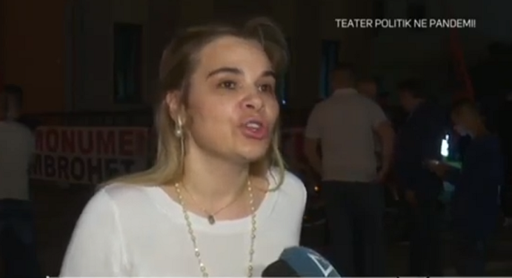 MBËRRIN TE TEATRI/ Kryemadhi: Jam dezhurn, do qëndroj këtu. Ja kë do lajmëroj kur të vijnë fadromat