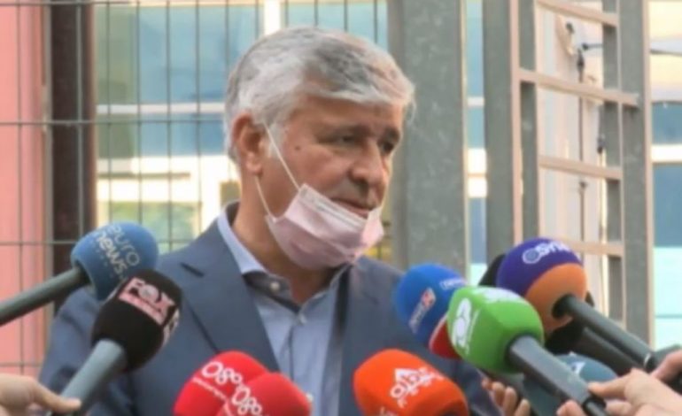 SHTYHET GJYQI NDAJ TAHIRIT/ Flet avokati Maks Haxhia: Duam pafajësinë