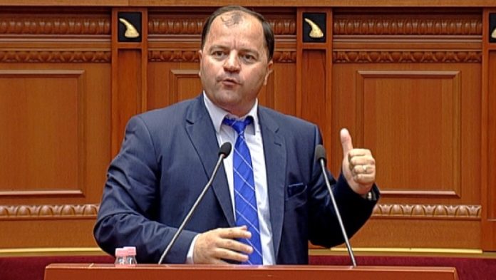 “DURIMI KA KUFI”/ Deputeti i listës së PD: Kupa po derdhet! Revolucioni demokratik më pranë se kurrë