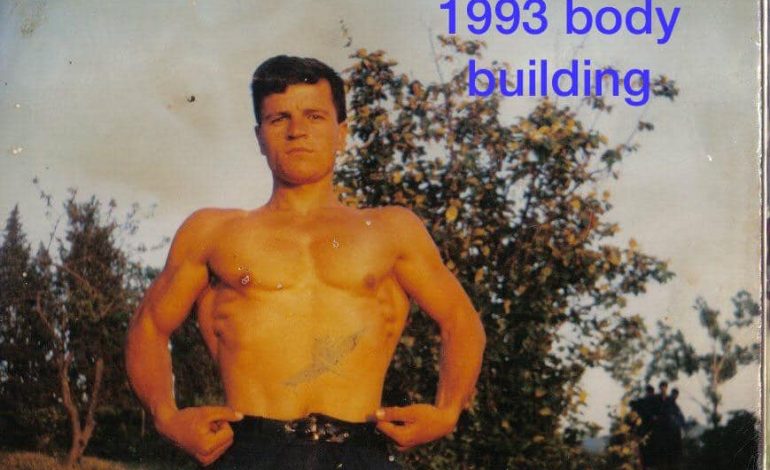 I TREGON MUSKUJT RAMËS/ Lefter Maliqi: Ti je dhe do mbetesh tipiku i liderit autoritarist e autokrat (FOTO)