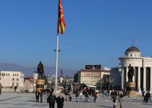 MASAT KUNDËR KORONAVIRUSIT/ Shkelën orarin kufizues të lëvizjes, arrestohen 42 persona në Maqedoninë e Veriut