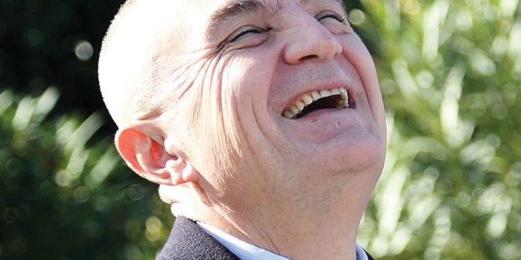 “NIS PUNËN” SI PRESIDENT DANEZ/ Meta kthen ligjin për turizmin: Cenon identitetin kombëtar