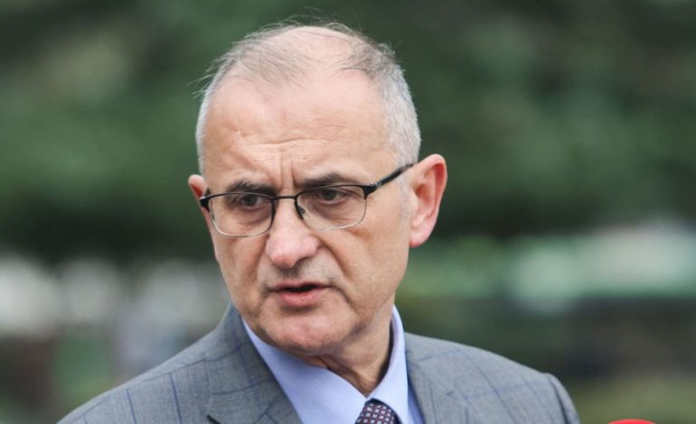 EPIDEMIA NË RËNIE DRASTIKE/ Rritet acarimi i Tit Vasilit të LSI: I vetmi përgjegjës për vendimet që shkatërruan vendin është Rama