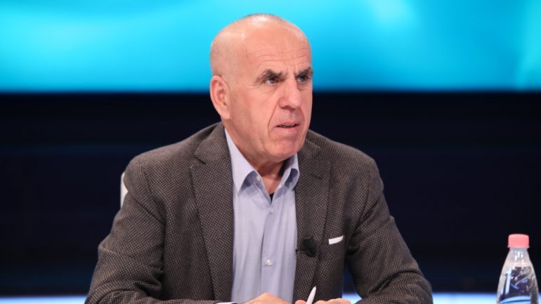 “VIRUSIT NUK I SHKOJNË BATUTAT”/ Pipero: Në fund të majit sugjeroj të hapen edhe fundjavat