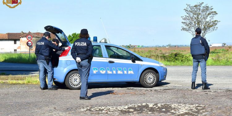 SHTIRET SI GREK PËR TË HYRË NË ITALI/ Arrestohet shqiptari me dokumente false